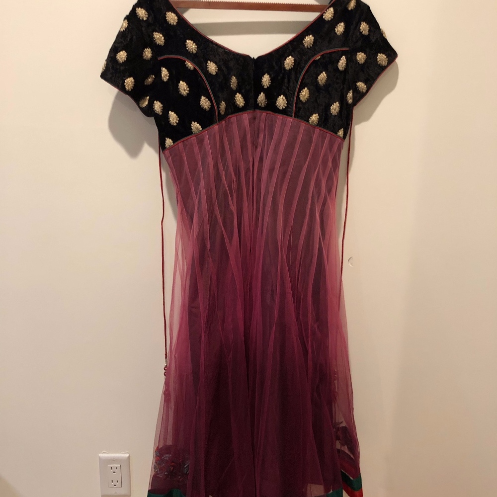 🚀NWOT Fancy Dress Beautiful Details
